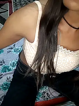 Snapshot of Moongirl963 chatting on 28, 2, 2026 Moongirl963 online show from 28, 2, 2026