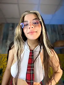 ShyDesireXXX online show from 14, 4, 2026