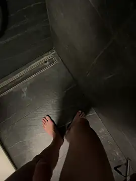 hot-young-guy online show from 13, 1, 2026