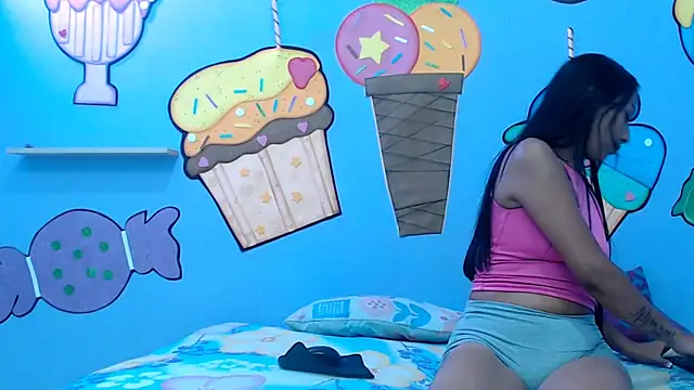 skinnysexzara18 online show from 13, 1, 2026