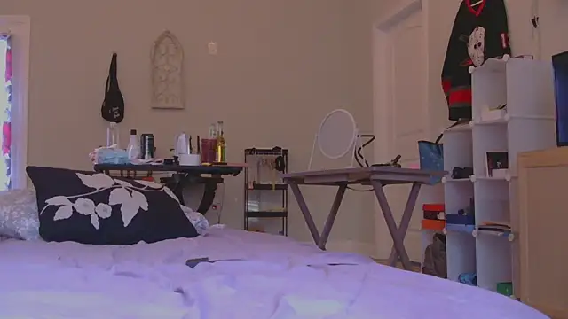 xouniq online show from 12, 2, 2026