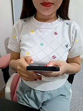 Avelyn-n online show from 27, 2, 2026