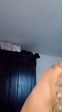 Snapshot of Der_Schoene_Penis chatting on 13, 1, 2026 Der Schoene Penis online show from 13, 1, 2026