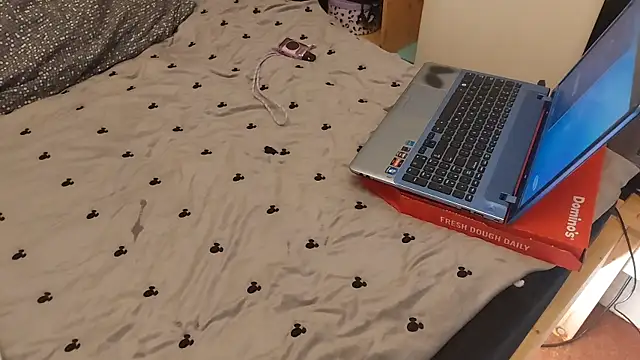 Spatgirl online show from 14, 2, 2026