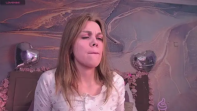 ScarletMarney online show from 16, 2, 2026