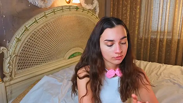 Snapshot of MinnaShummon chatting on 8, 1, 2026 MinnaShummon online show from 8, 1, 2026