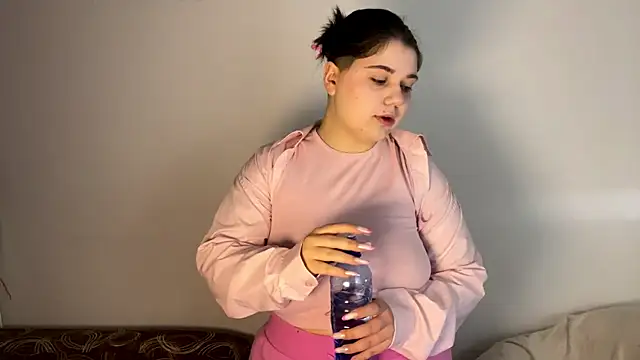 Snapshot of LunaBlakes chatting on 2, 3, 2026 LunaBlakes online show from 2, 3, 2026