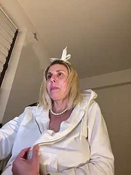 Amelia9798 online show from 14, 1, 2026