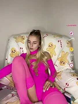 RahellaBlonde1 online show from 13, 5, 2026