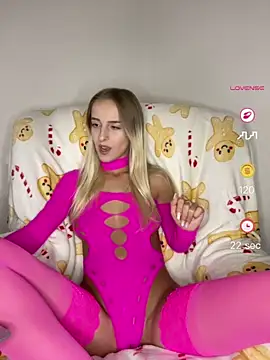 RahellaBlonde1 online show from 24, 5, 2026