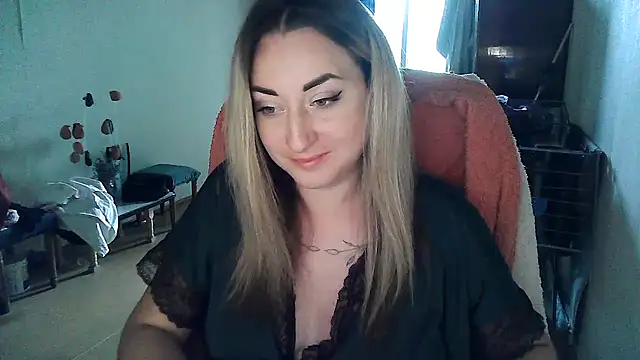 FoxyAnn12 online show from 26, 7, 2026