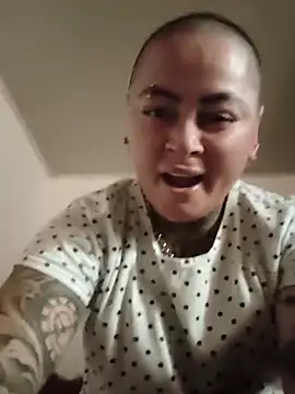 Snapshot of Carolain2026 chatting on 8, 4, 2026 Carolain2026 online show from 8, 4, 2026