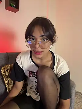 Iam Lyan  online show from 10, 7, 2026