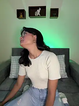 Iam Lyan  online show from 9, 4, 2026