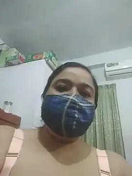 Snapshot of momo_loves chatting on 3, 4, 2026 momo loves online show from 3, 4, 2026