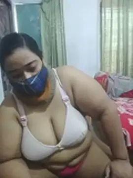 Snapshot of momo_loves chatting on 12, 3, 2026 momo loves online show from 12, 3, 2026