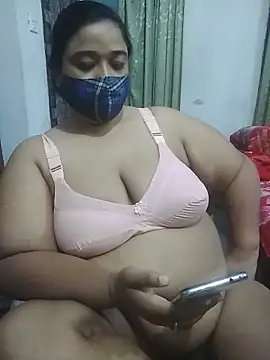 Snapshot of momo_loves chatting on 15, 4, 2026 momo loves online show from 15, 4, 2026