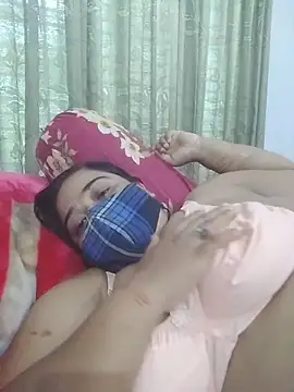 Snapshot of momo_loves chatting on 1, 4, 2026 momo loves online show from 1, 4, 2026