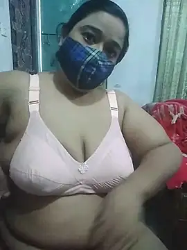 Snapshot of momo_loves chatting on 9, 4, 2026 momo loves online show from 9, 4, 2026