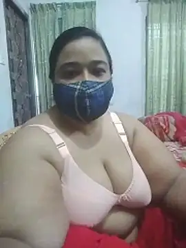 Snapshot of momo_loves chatting on 13, 4, 2026 momo loves online show from 13, 4, 2026