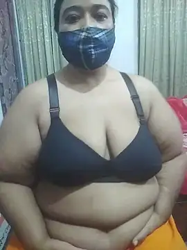 Snapshot of momo_loves chatting on 6, 3, 2026 momo loves online show from 6, 3, 2026