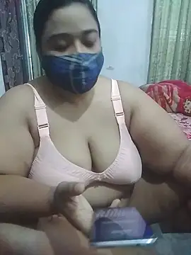 Snapshot of momo_loves chatting on 11, 4, 2026 momo loves online show from 11, 4, 2026