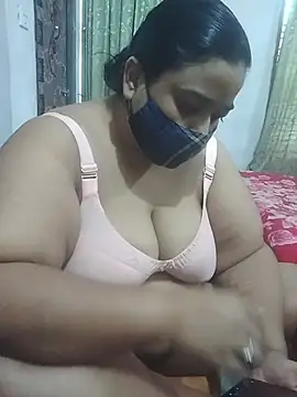 momo loves online show from 26, 4, 2026