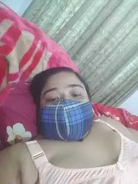 Snapshot of momo_loves chatting on 5, 4, 2026 momo loves online show from 5, 4, 2026