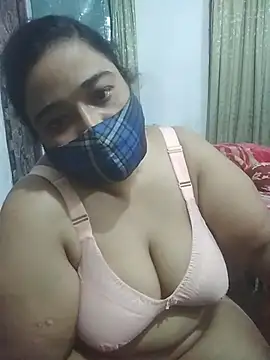 Snapshot of momo_loves chatting on 4, 4, 2026 momo loves online show from 4, 4, 2026