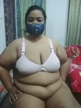 Snapshot of momo_loves chatting on 7, 4, 2026 momo loves online show from 7, 4, 2026