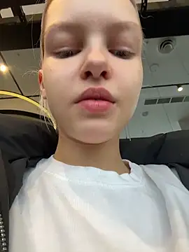 AshleyMur online show from 1, 2, 2026