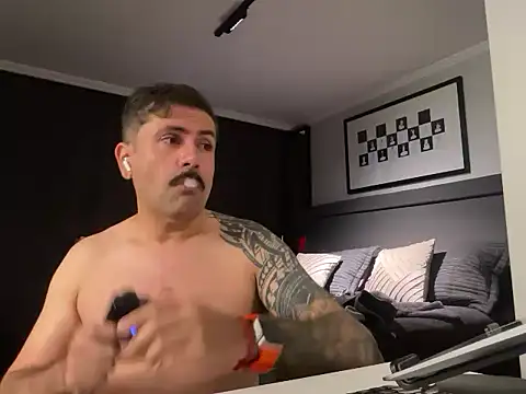 Snapshot of LukasMackenna chatting on 25, 3, 2026 LukasMackenna online show from 25, 3, 2026