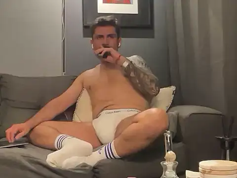 Snapshot of LukasMackenna chatting on 3, 4, 2026 LukasMackenna online show from 3, 4, 2026