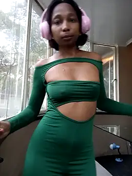 ExtraDoll online show from 24, 4, 2026