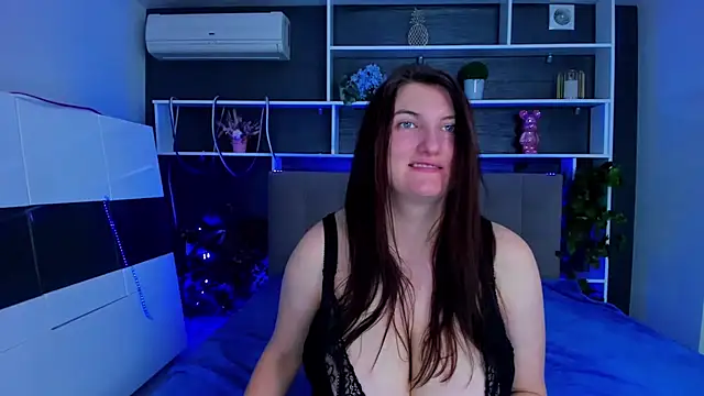 StephieRousee online show from 11, 2, 2026