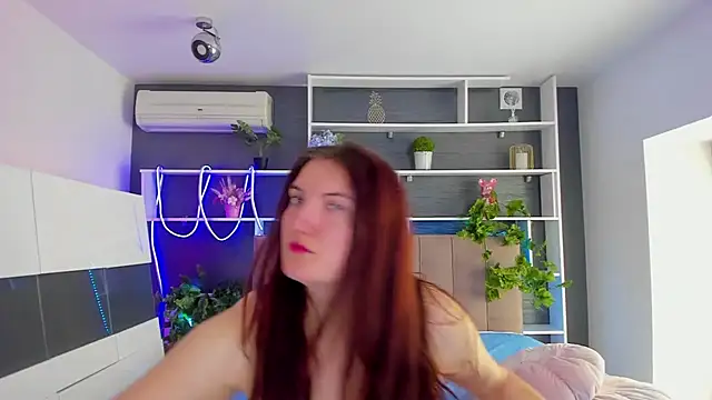 StephieRousee online show from 16, 3, 2026