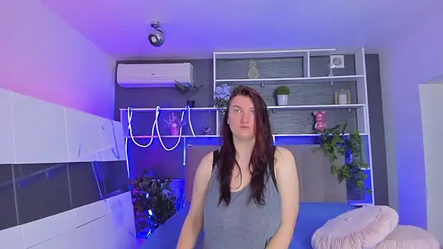 StephieRousee online show from 8, 5, 2026
