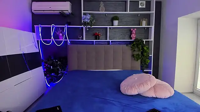 StephieRousee online show from 25, 2, 2026