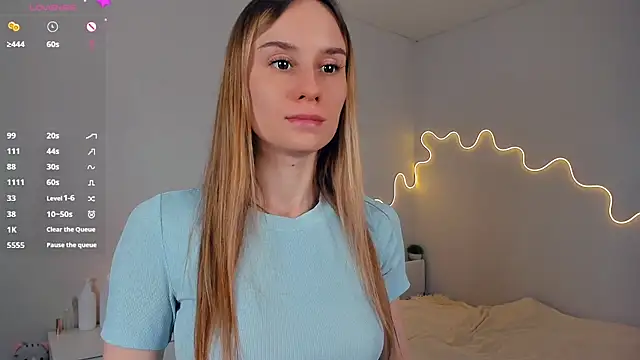Snapshot of Kirawithvibe chatting on 5, 6, 2026 Kirawithvibe online show from 5, 6, 2026
