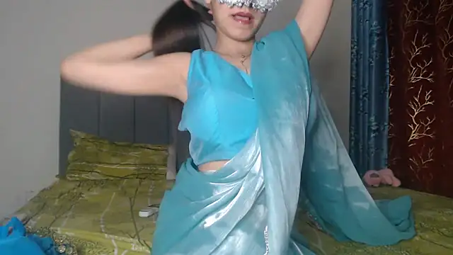 Hottie heer online show from 11, 6, 2026
