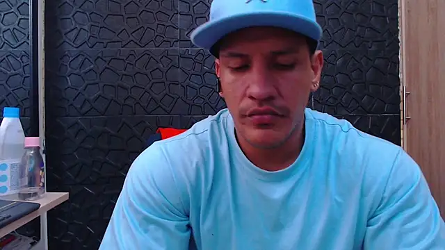 Snapshot of viktor_herrera chatting on 12, 1, 2026 viktor herrera online show from 12, 1, 2026