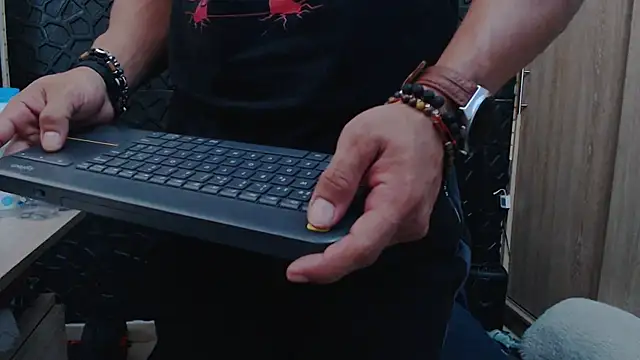 viktor herrera online show from 9, 2, 2026