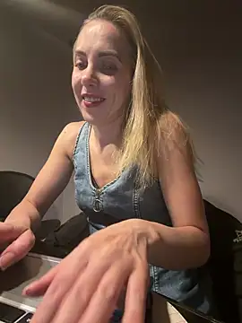 ElenaWhitmore online show from 30, 5, 2026