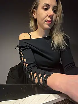 ElenaWhitmore online show from 23, 2, 2026