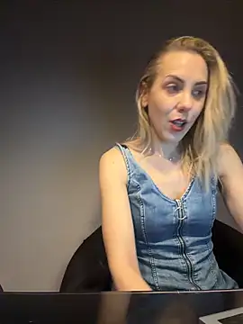 ElenaWhitmore online show from 1, 5, 2026
