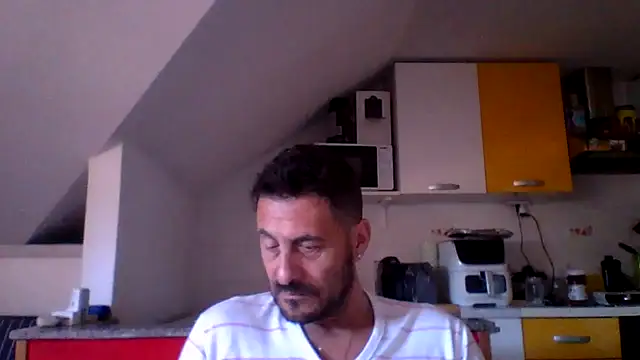 Snapshot of colosone chatting on 18, 5, 2026 colosone online show from 18, 5, 2026