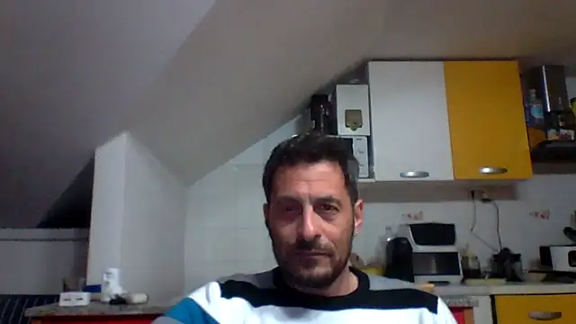 Snapshot of colosone chatting on 27, 4, 2026 colosone online show from 27, 4, 2026