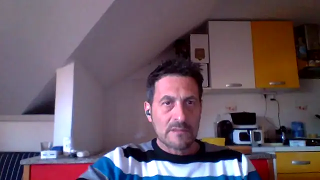 Snapshot of colosone chatting on 30, 4, 2026 colosone online show from 30, 4, 2026