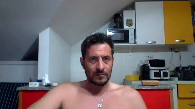 Snapshot of colosone chatting on 28, 4, 2026 colosone online show from 28, 4, 2026