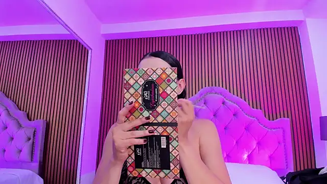 Snapshot of Violett_hott_ chatting on 10, 1, 2026 Violett hott online show from 10, 1, 2026